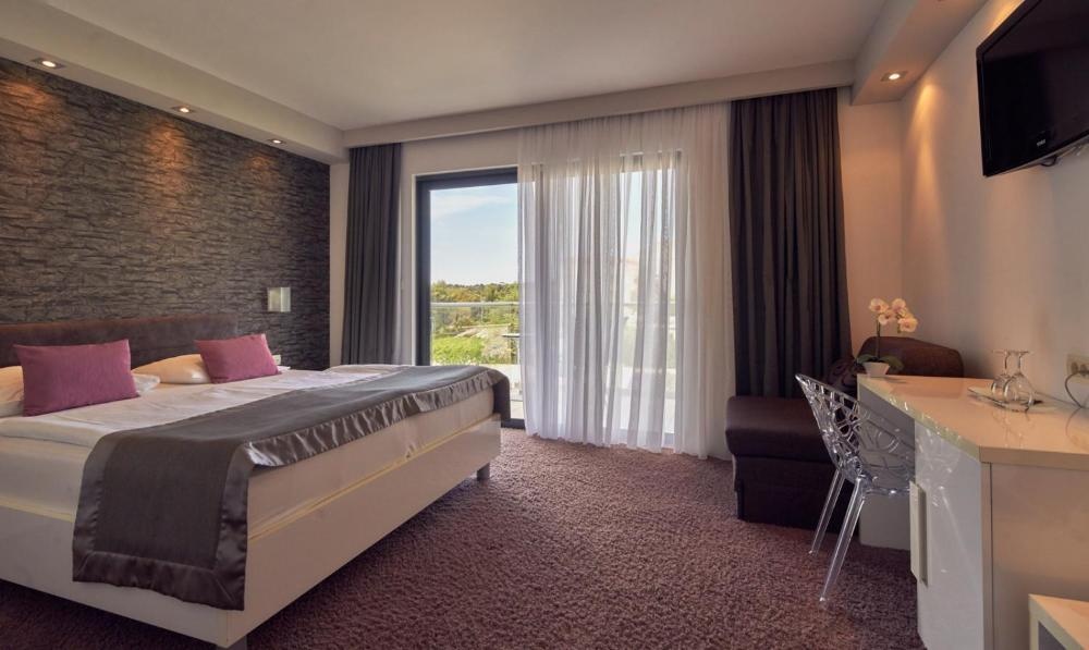 Room image 3