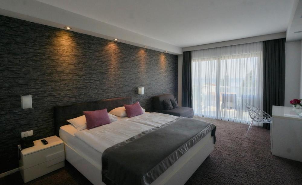 Room image 3