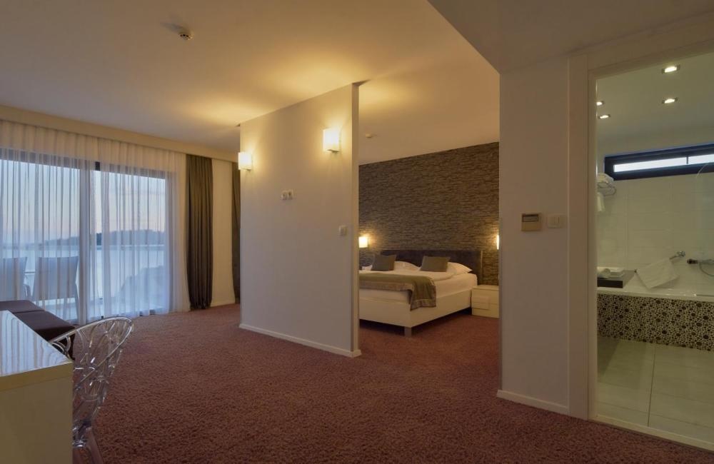 Room image 2