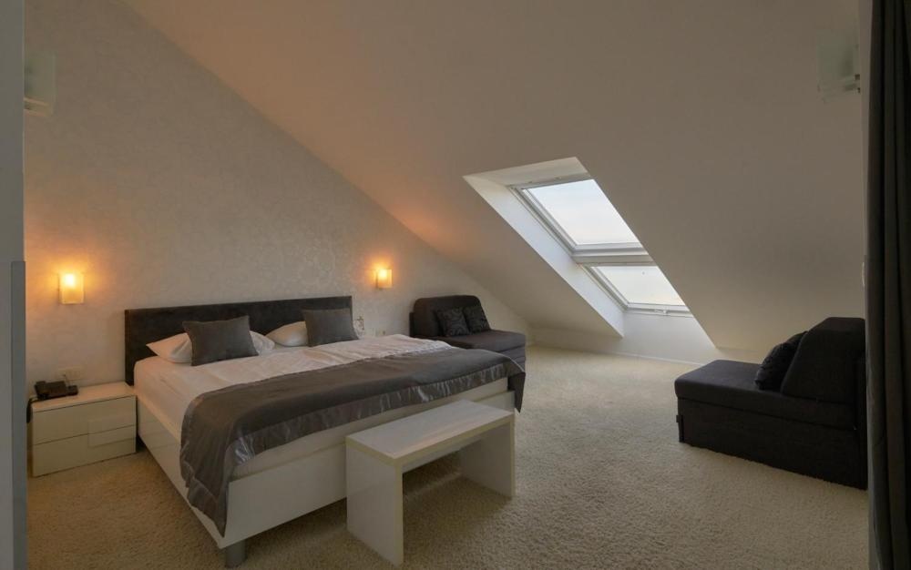 Room image 5